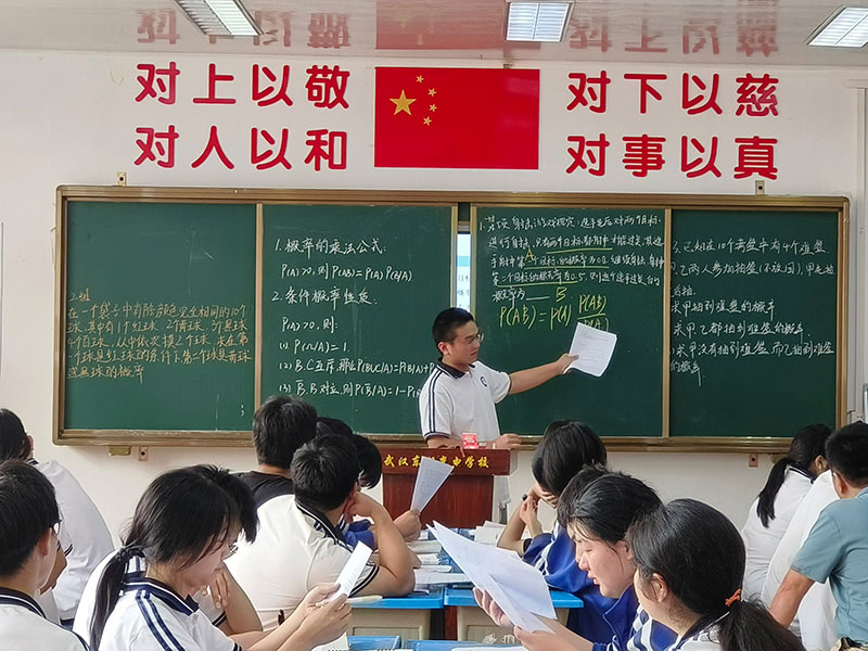 媒体报道|国脉政务网报道——武汉东湖光电学校创新推行三维教育体系
