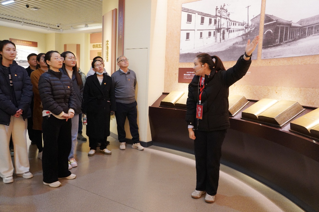 1765847773430171.jpg f27915a595d0bc192fb77cb9e2c9c63.jpg