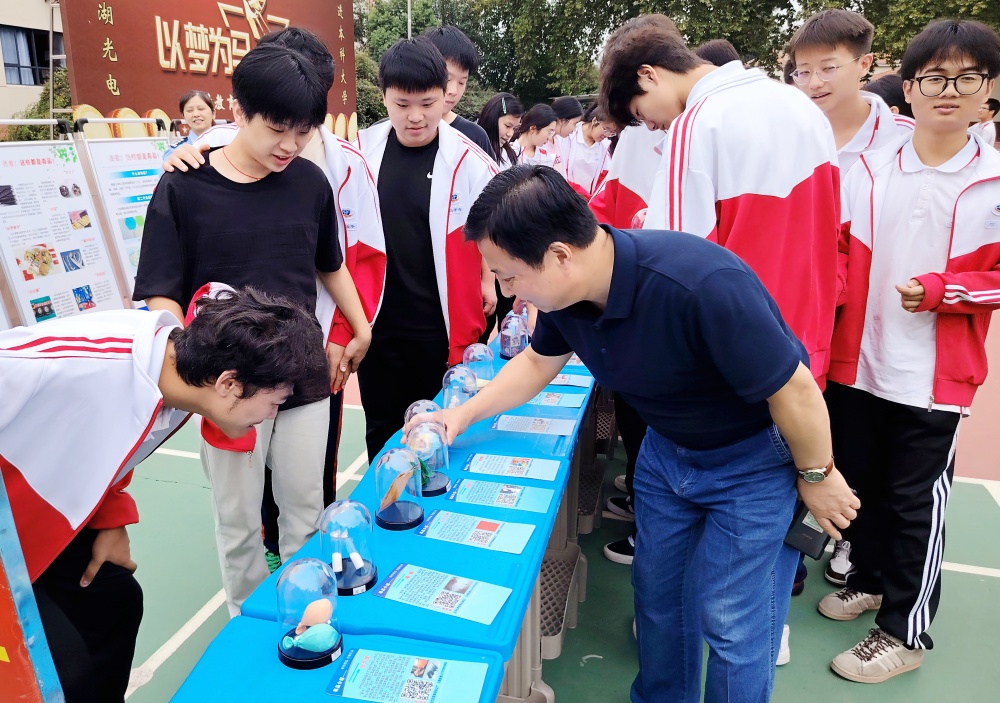 9e35e9390e25f4b42c3a5c499331a92f_副本_副本.jpg